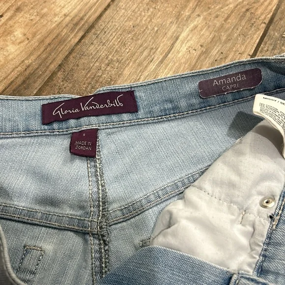 Gloria Vanderbilt Amanda Capris - Picture 2 of 5